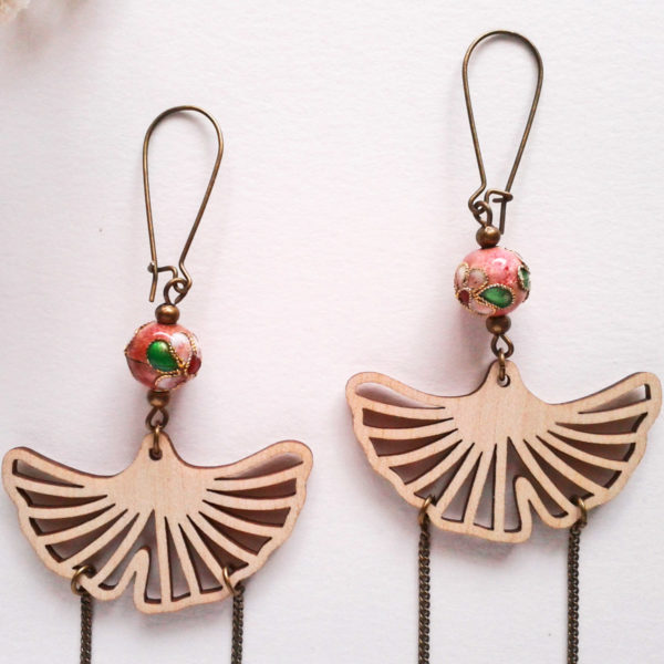 Boucles d'oreilles longues ginkgo - rétro bohème - inspiration geisha - rose tendre