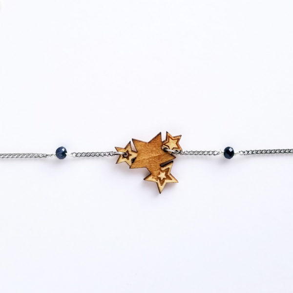 Bracelet étoiles en bois.