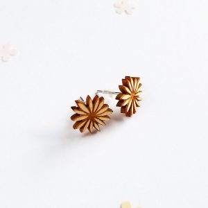 Puces d'oreilles fleur